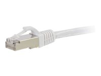 C2G Cat5e Booted Shielded (STP) Network Patch Cable - Koblingskabel - RJ-45 (hann) til RJ-45 (hann) - 5 m - STP - CAT 5e - formstøpt - hvit 83884